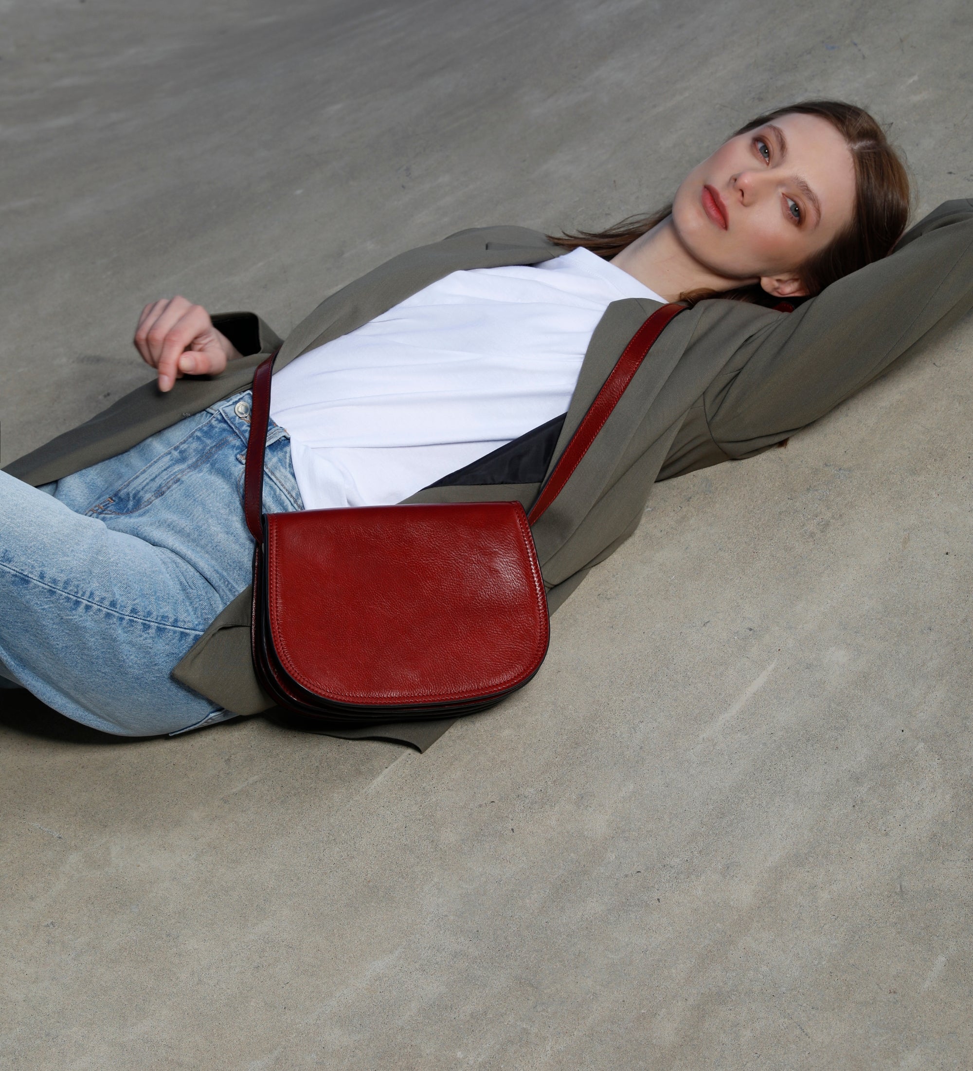 Full-Grain Leather Messenger Bag – Moonfleet