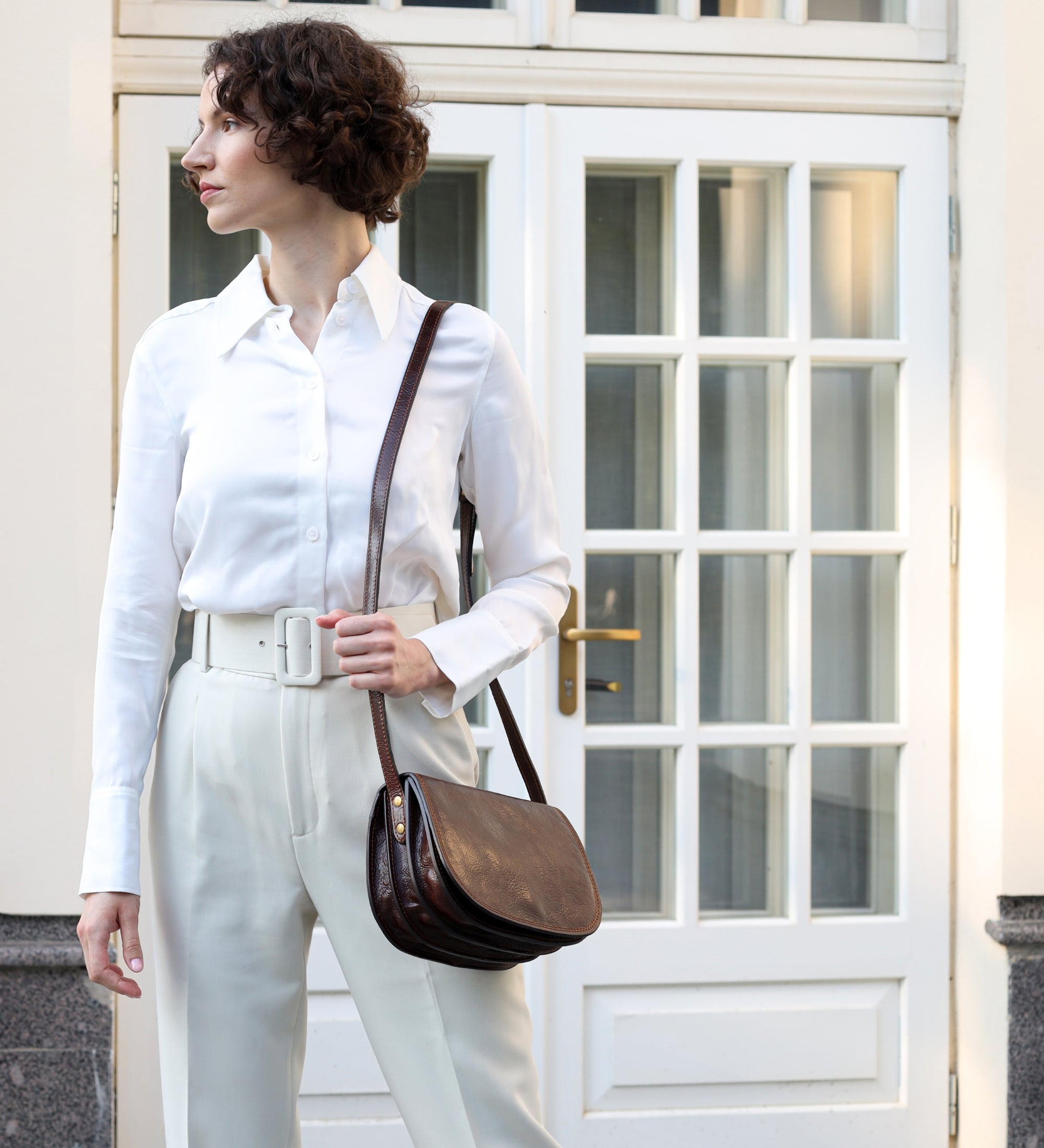 Women’s Full-Grain Leather Messenger Bag – Moonfleet