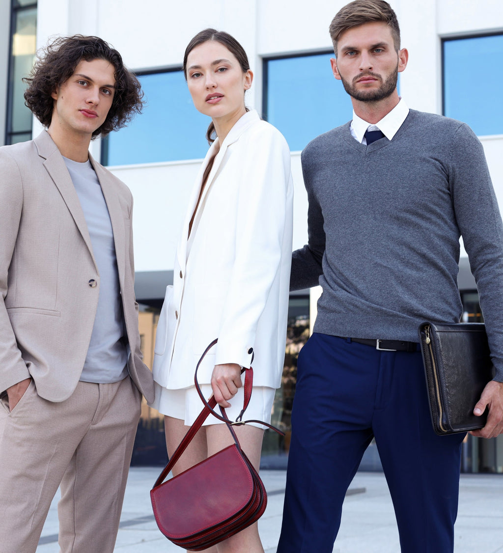 Full-Grain Leather Messenger Bag – Moonfleet