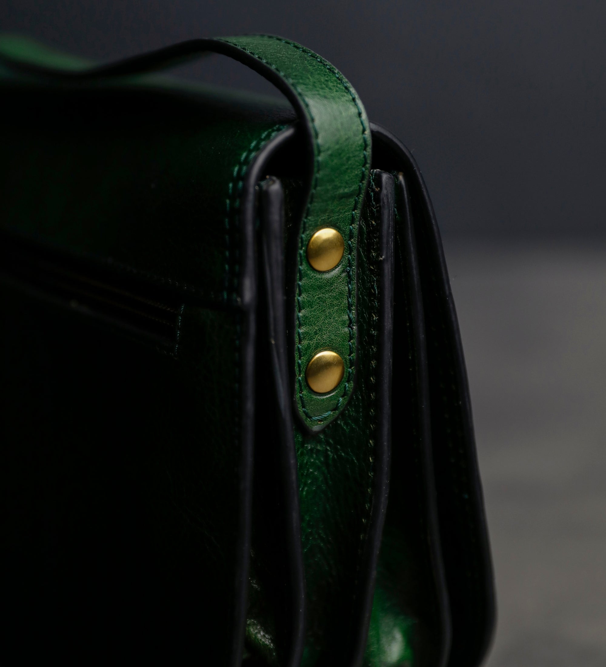 Full-Grain Leather Messenger Bag – Moonfleet