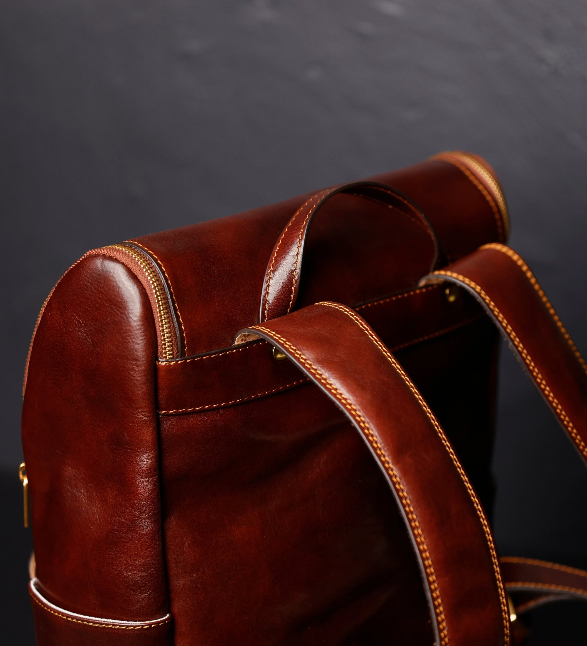 Women’s Full-Grain Leather Backpack – Tall Flap